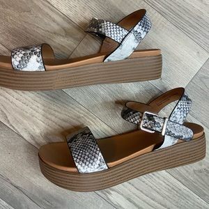 Express platform sandal